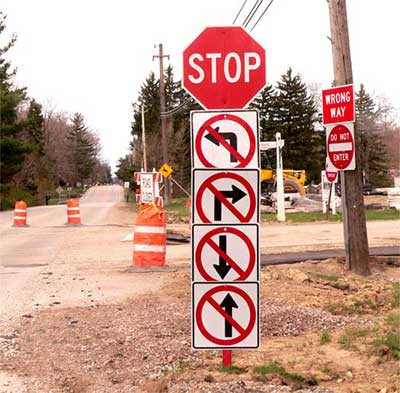 Stop / Wrong way